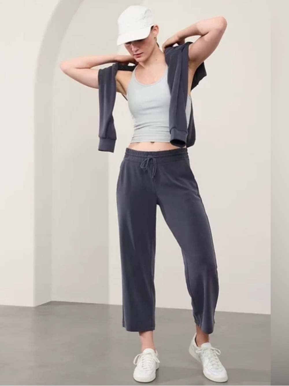 Athleta Seasoft Straight Crop Pant Small Travel Athleisure Navy